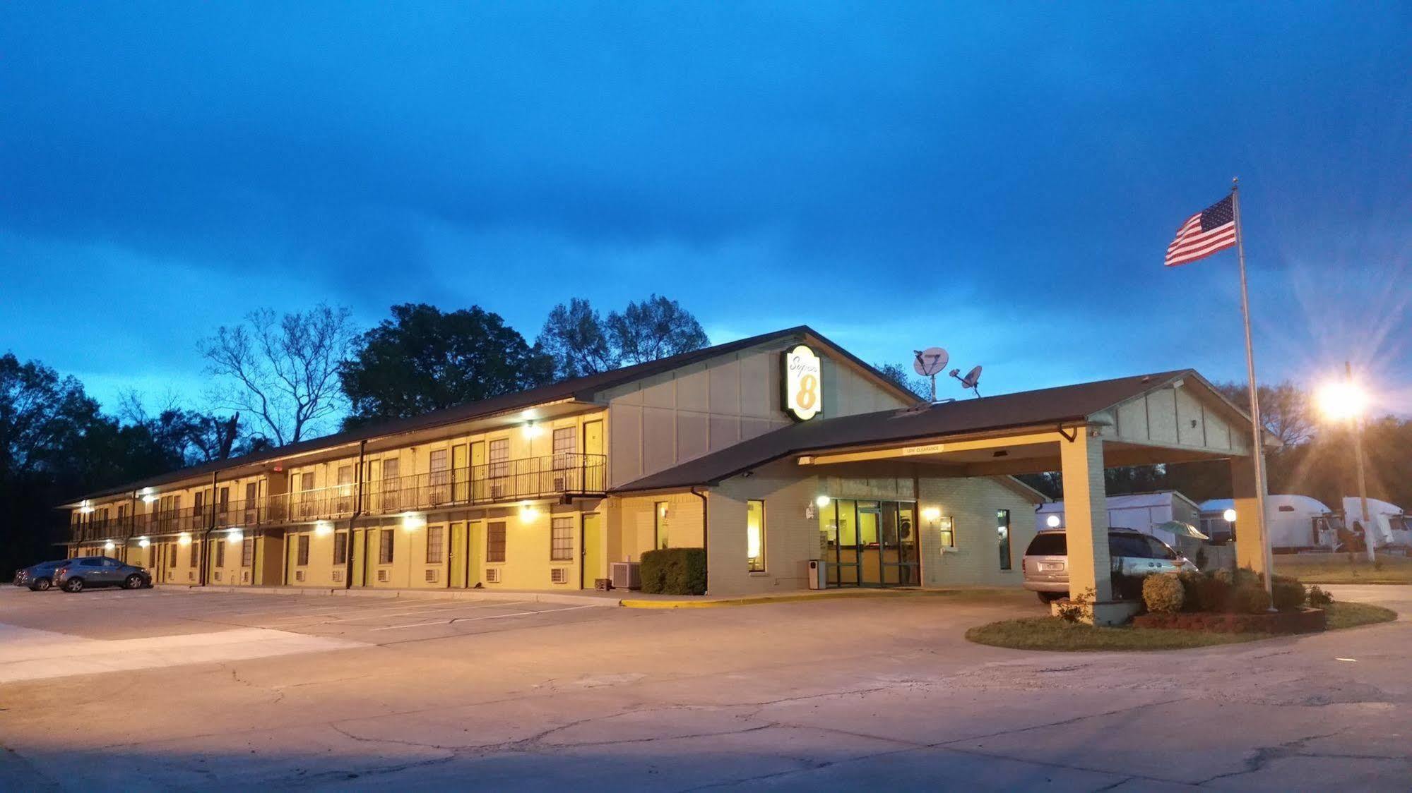 Super 8 By Wyndham Clarksville Ar Exterior foto